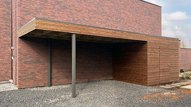 moderne carport met tuinberging