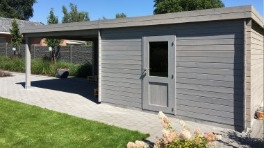 geverfde tuinberging met aansluitend overdekt terras